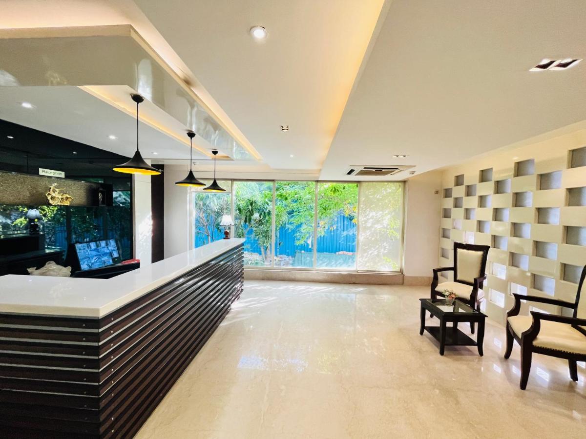 Hotel Aura Ip Grand Karkardooma Metro Station New Delhi Couple Friendly Ngoại thất bức ảnh