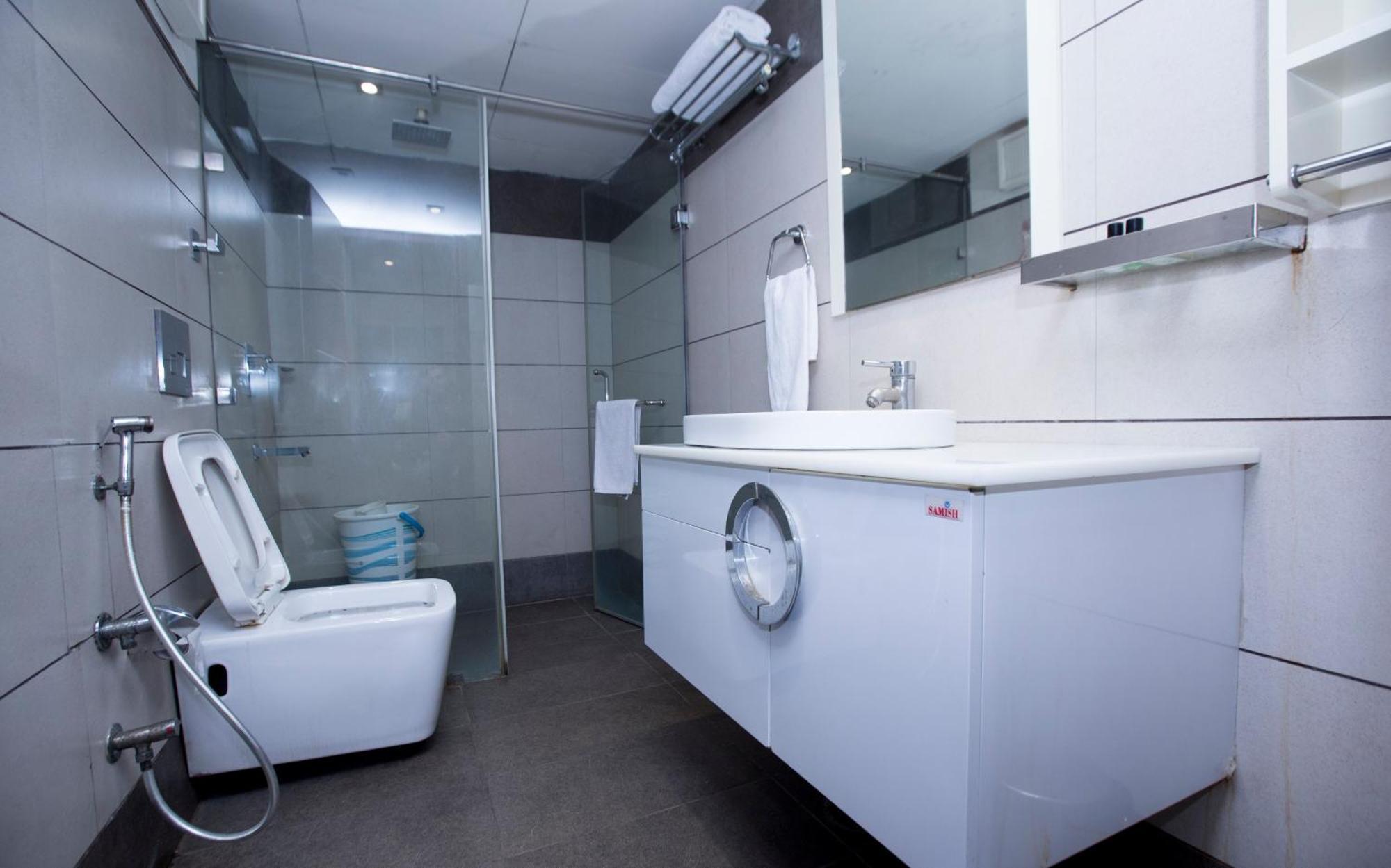 Hotel Aura Ip Grand Karkardooma Metro Station New Delhi Couple Friendly Ngoại thất bức ảnh